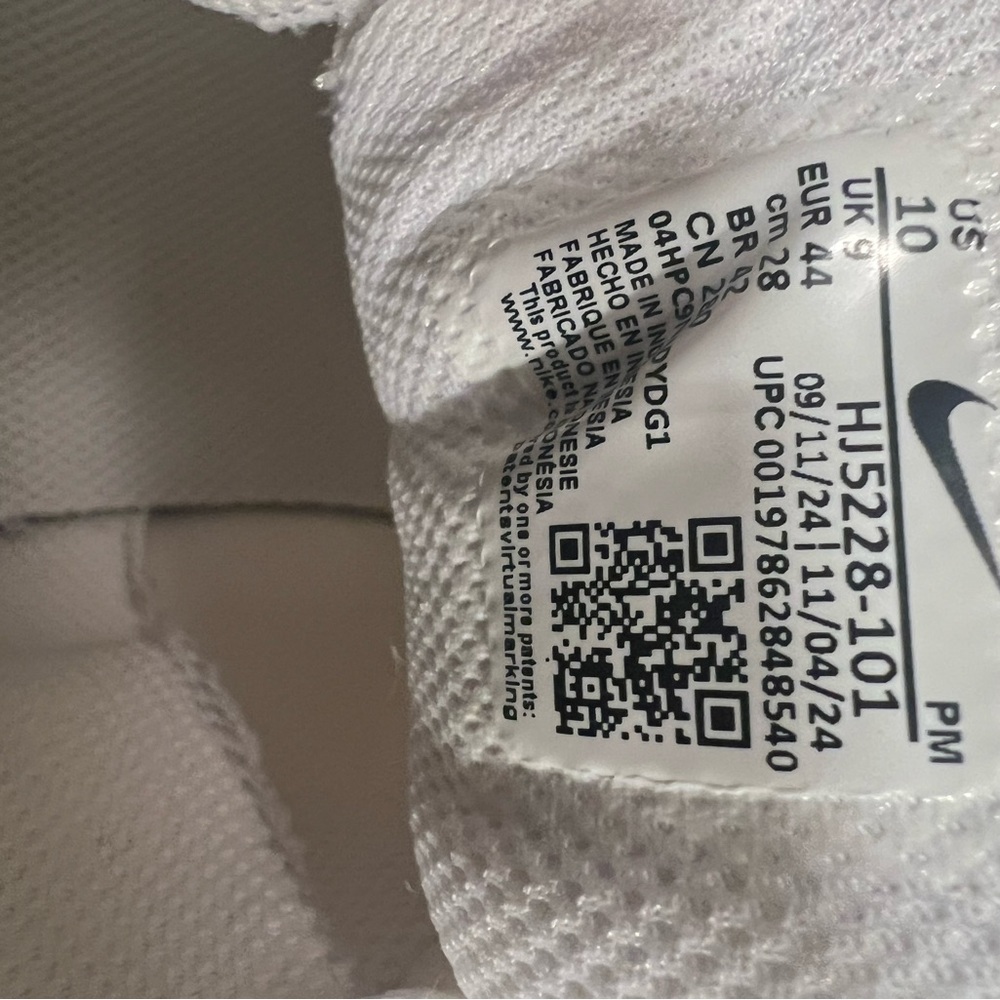 Men White Sneakers - Picture 5 of 7